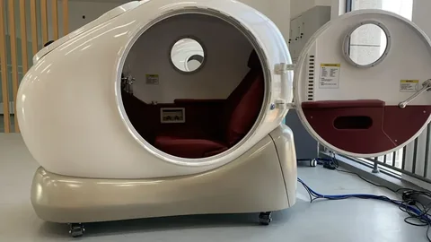 Câmara sentada de estrutura rígida OHE20 com a porta aberta a mostrar o assento