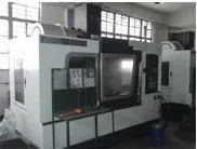 مركز تشغيل آلي CNC. الورشة مجهّزة بـ 5 مراكز تشغيل CNC و5