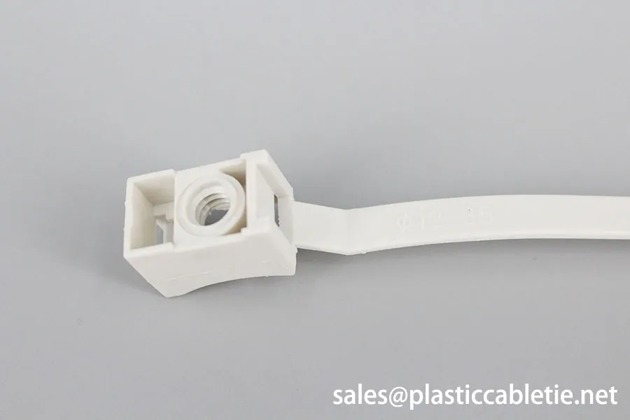 Saddle mounting cable ties with plastic screw 165MTS / 180MTS