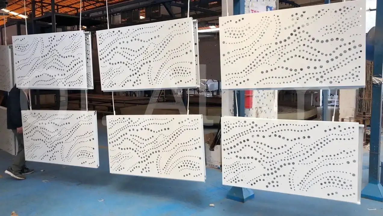 Aluminium-Lochbleche für Vorhangfassaden und Vollblech-Fassadenpaneel — 8