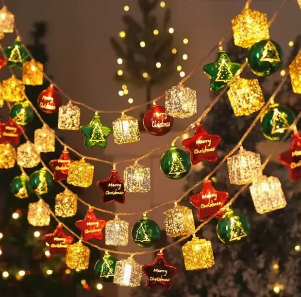 Luz pendente de estrelas e presentes de Natal fabricada pela Rainber