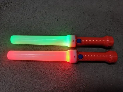 Traffic Baton Safety Wand Marshalling Wand L8965 Red & Green view 3