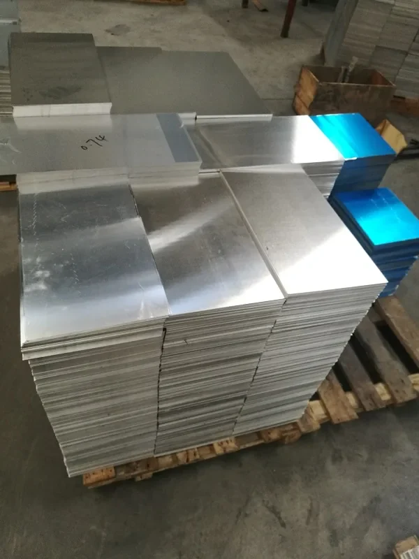 Aluminium Traffic Direction Sign | Custom Road Signage for Site & Highway Use